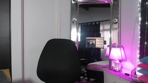 mailyn_gold online show from April 11, 11:47 am