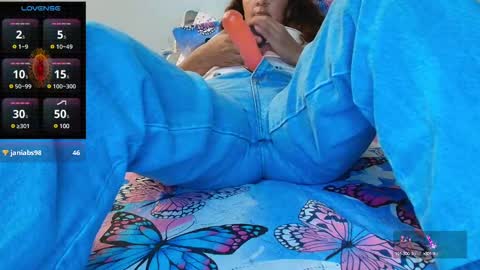 Snapshot of maira_milf chatting on February 12, 8:18 pm Maira online show from February 12, 8:18 pm