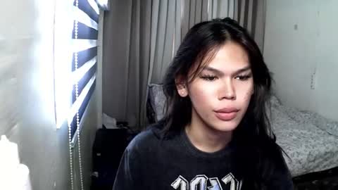 Snapshot of makekeanacum chatting on October 28, 3:18 am SWEET KEANA online show from October 28, 3:18 am