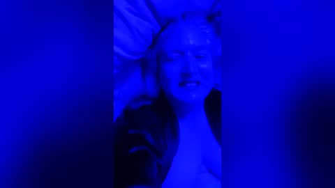 makemesmilef online show from August 4, 5:03 am