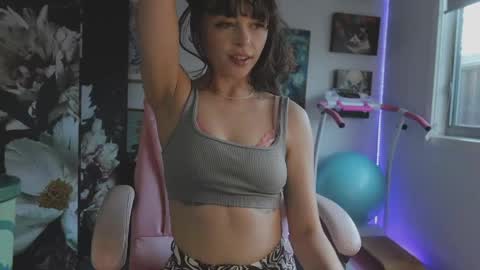 MakiyahBelle online show from May 7, 6:42 am