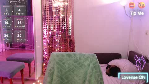 Mischelle online show from December 6, 3:46 am