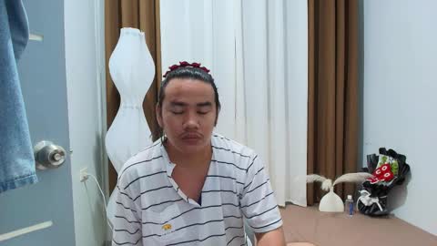 malia online show from March 13, 7:11 am