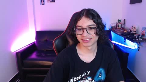 Snapshot of malik_harrison_ chatting on January 14, 4:18 pm Malik online show from January 14, 4:18 pm