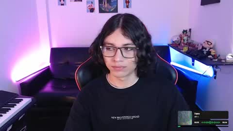 Snapshot of malik_harrison_ chatting on February 17, 2:06 pm Malik online show from February 17, 2:06 pm