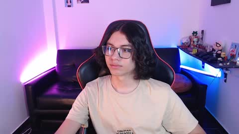 Snapshot of malik_harrison_ chatting on February 3, 5:46 pm Malik online show from February 3, 5:46 pm