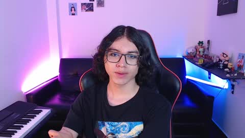 Snapshot of malik_harrison_ chatting on February 5, 6:59 pm Malik online show from February 5, 6:59 pm