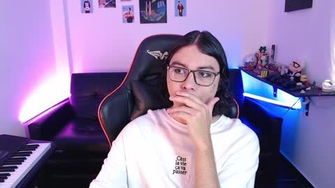 Snapshot of malik_harrison_ chatting on February 8, 2:16 pm Malik online show from February 8, 2:16 pm