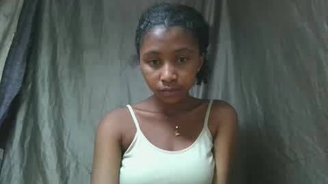 mamieriela online show from April 14, 6:33 pm