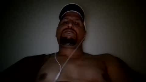Snapshot of man_new chatting on February 7, 3:02 am Man new online show from February 7, 3:02 am