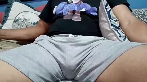 mandrilo7379 online show from February 19, 6:23 am