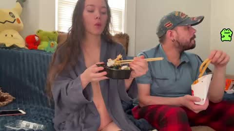 manicpixiedreamfrog online show from April 14, 7:06 pm