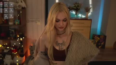 Amelie online show from April 10, 8:02 pm