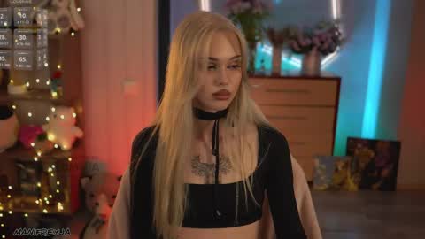 Amelie online show from April 24, 8:11 pm