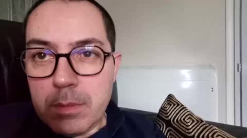 Snapshot of manu5933 chatting on December 16, 10:50 am manu5933 online show from December 16, 10:50 am