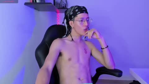 Manuel online show from March 9, 10:30 pm