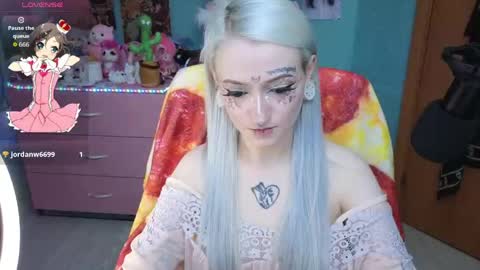 Manuela online show from April 16, 9:04 pm