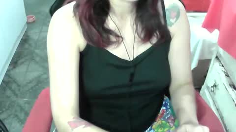 Manu Escarlate online show from February 20, 6:13 am