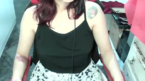 Manu Escarlate online show from December 16, 3:46 am