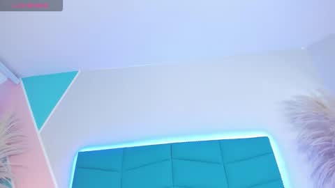 mara_winters_ online show from January 14, 12:24 pm