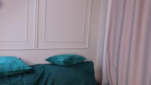 Mary online show from April 16, 9:39 pm