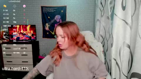 Sara online show from May 4, 9:32 pm