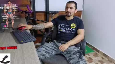 Snapshot of marckmuscle chatting on September 29, 2:43 am Marck  Independent model  online show from September 29, 2:43 am
