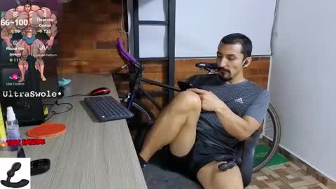 Snapshot of marckmuscle chatting on October 10, 4:29 am Marck  Independent model  online show from October 10, 4:29 am