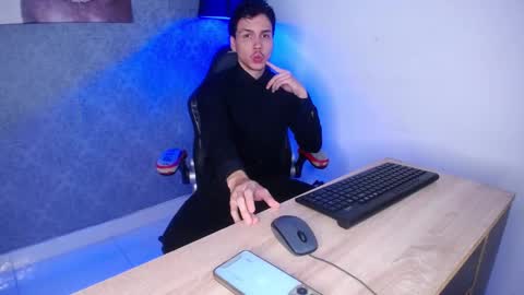 Marcus Hanks online show from February 17, 4:20 am