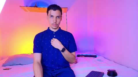 Marcus Hanks online show from November 3, 5:52 am