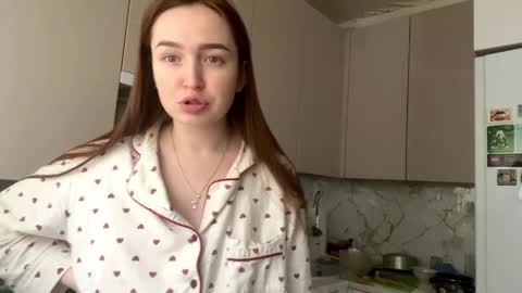 Chloe online show from April 25, 9:22 am