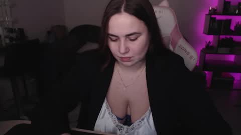 mari moore online show from November 30, 6:37 pm