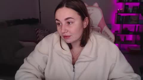 mari moore online show from December 15, 7:26 am