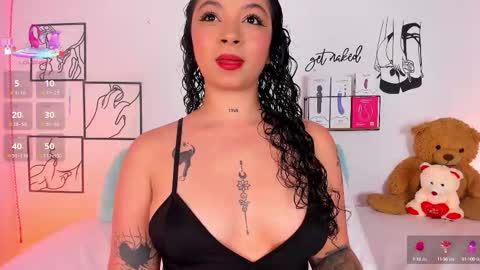 Mari Sweett  online show from September 19, 8:45 pm