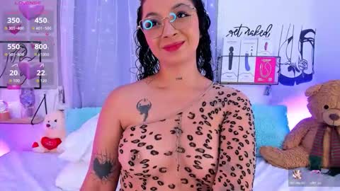 Mari Sweett  online show from February 3, 8:02 pm