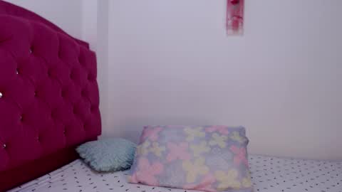 Snapshot of mariagills chatting on September 25, 9:22 pm Giselle Mara  online show from September 25, 9:22 pm