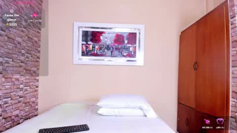 mariana mauricio online show from February 26, 2:19 am