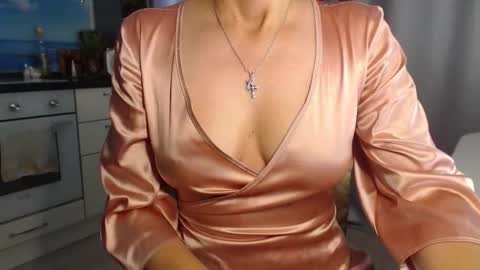 MarianaMur online show from October 12, 6:50 am