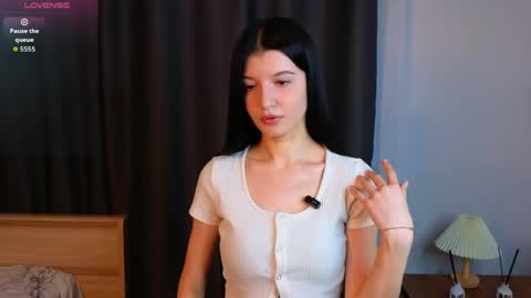 Amelia online show from June 4, 1:33 am