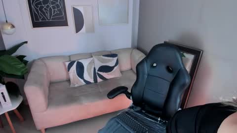 marie_bass online show from January 11, 1:17 pm