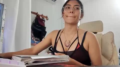 Snapshot of marilove40925 chatting on October 14, 10:46 pm marilove40925 online show from October 14, 10:46 pm