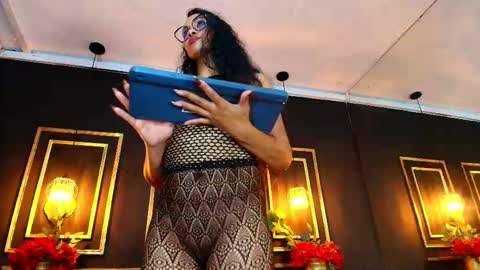 MARIYLN BLAKE  online show from January 5, 5:27 pm