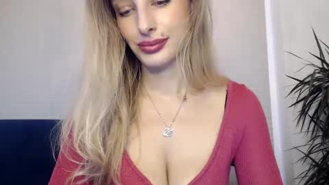 Snapshot of marilyndevilish chatting on February 20, 4:25 pm MarilynDevilish online show from February 20, 4:25 pm