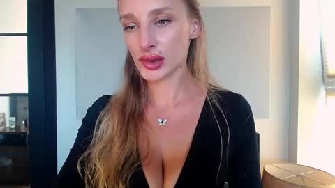 Snapshot of marilyndevilish chatting on September 9, 4:29 pm MarilynDevilish online show from September 9, 4:29 pm