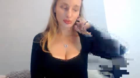 MarilynDevilish online show from November 27, 9:33 pm