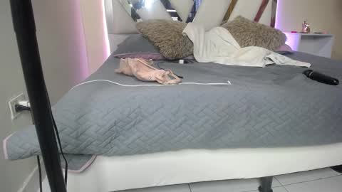 marilynetthan online show from March 12, 8:41 pm