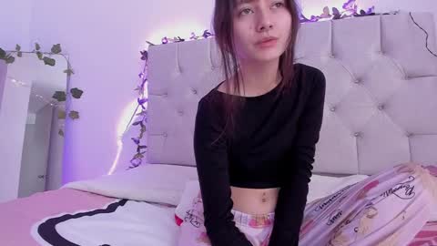Snapshot of marin_kitoko chatting on December 17, 3:27 pm Marin kitoko online show from December 17, 3:27 pm