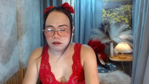 LEAH online show from June 14, 5:04 pm