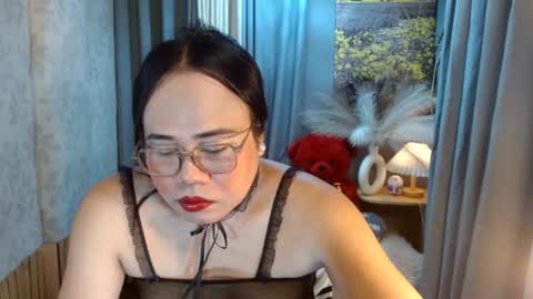 LEAH online show from June 23, 6:03 pm