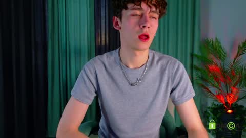 Mark online show from April 7, 12:51 pm